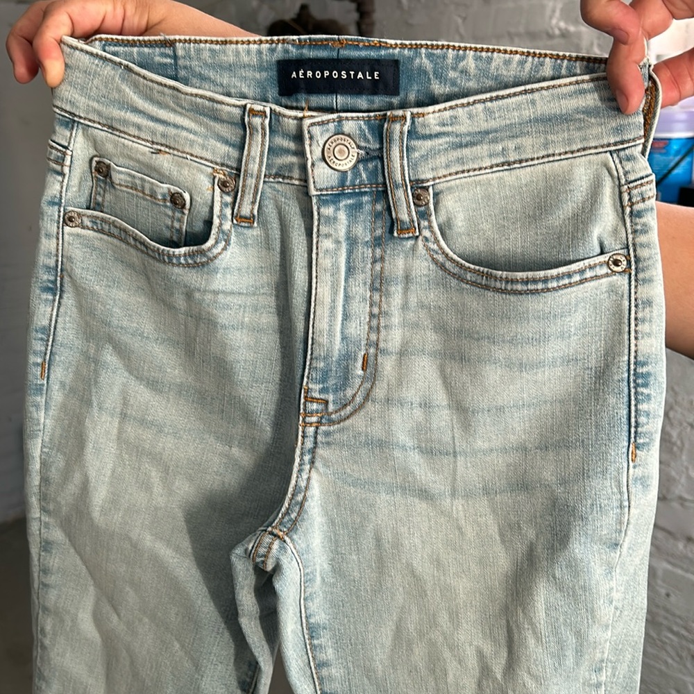 A aeropostal jeans for a girl size 00 has never been worn